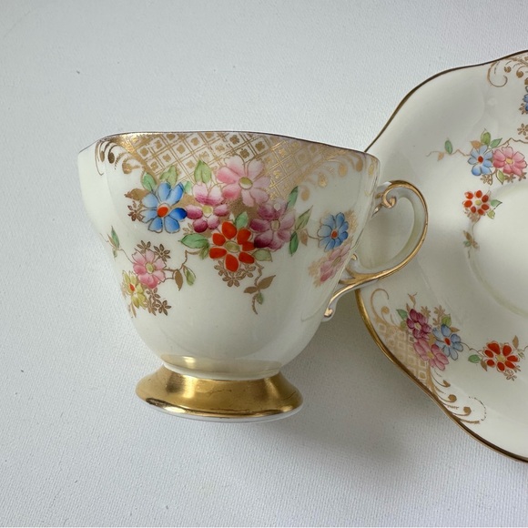 Foley England Vintage Teacup Saucer - Yellow Floral - Picture 6 of 9